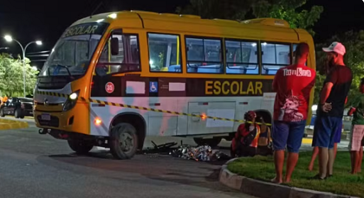 colisao_entre_onibus_escolar_e_bicicleta