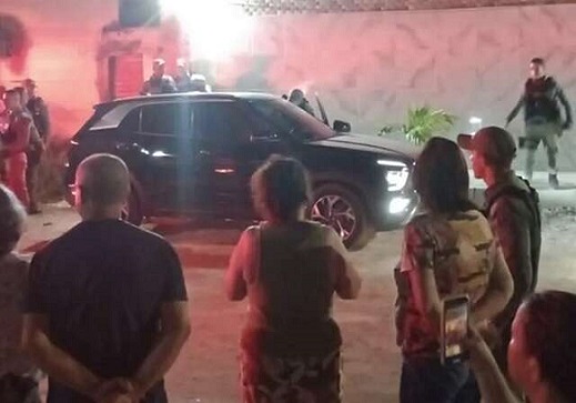 mulher-morta_dentro_de_carro