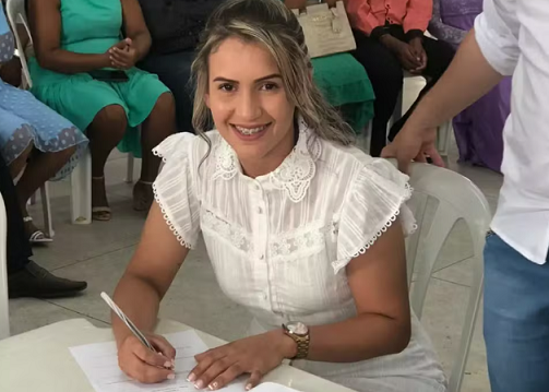 morta_em_colisao_entre_moto_e_caminhao_na_pe-40