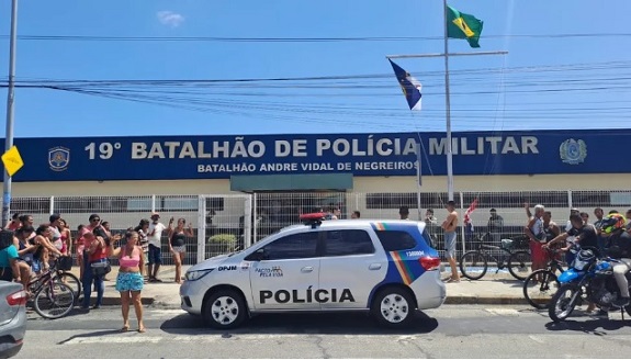 19_batalhao_pmpe-policial_atira_em_colegas_de_farda