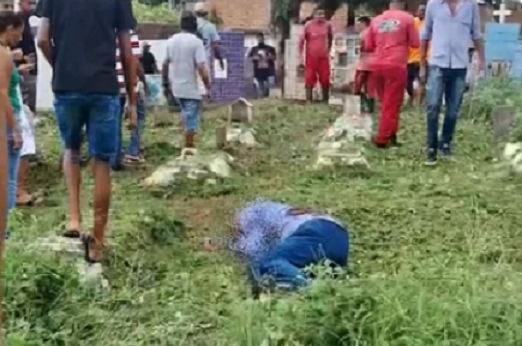 assassinado_dentro_de_cemiterio