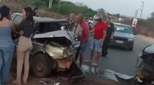 idosos_morrem_em_acidente_na_pe-95