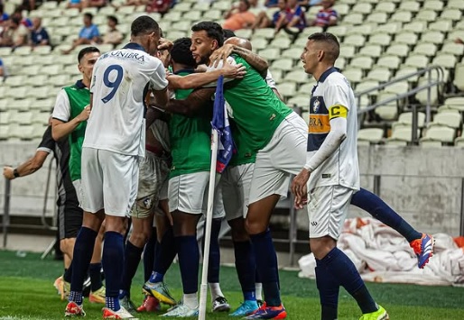 retro_vence_fortaleza_nos_penaltis