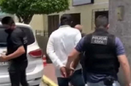 pedras_de_fogo-filho_ataca_pai_a_foicada