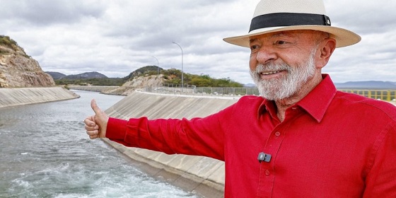 transposicao-presidente_lula_em_pe