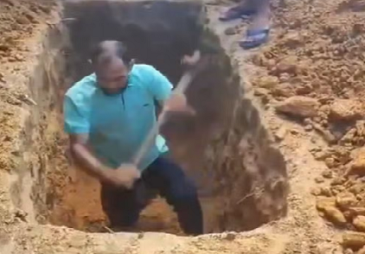 joao_camara-filho_cava_cova_enterrar_o_pai